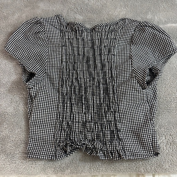 URBAN Romantics Black and White Puff Sleeve Crop Top - Picture 2 of 4